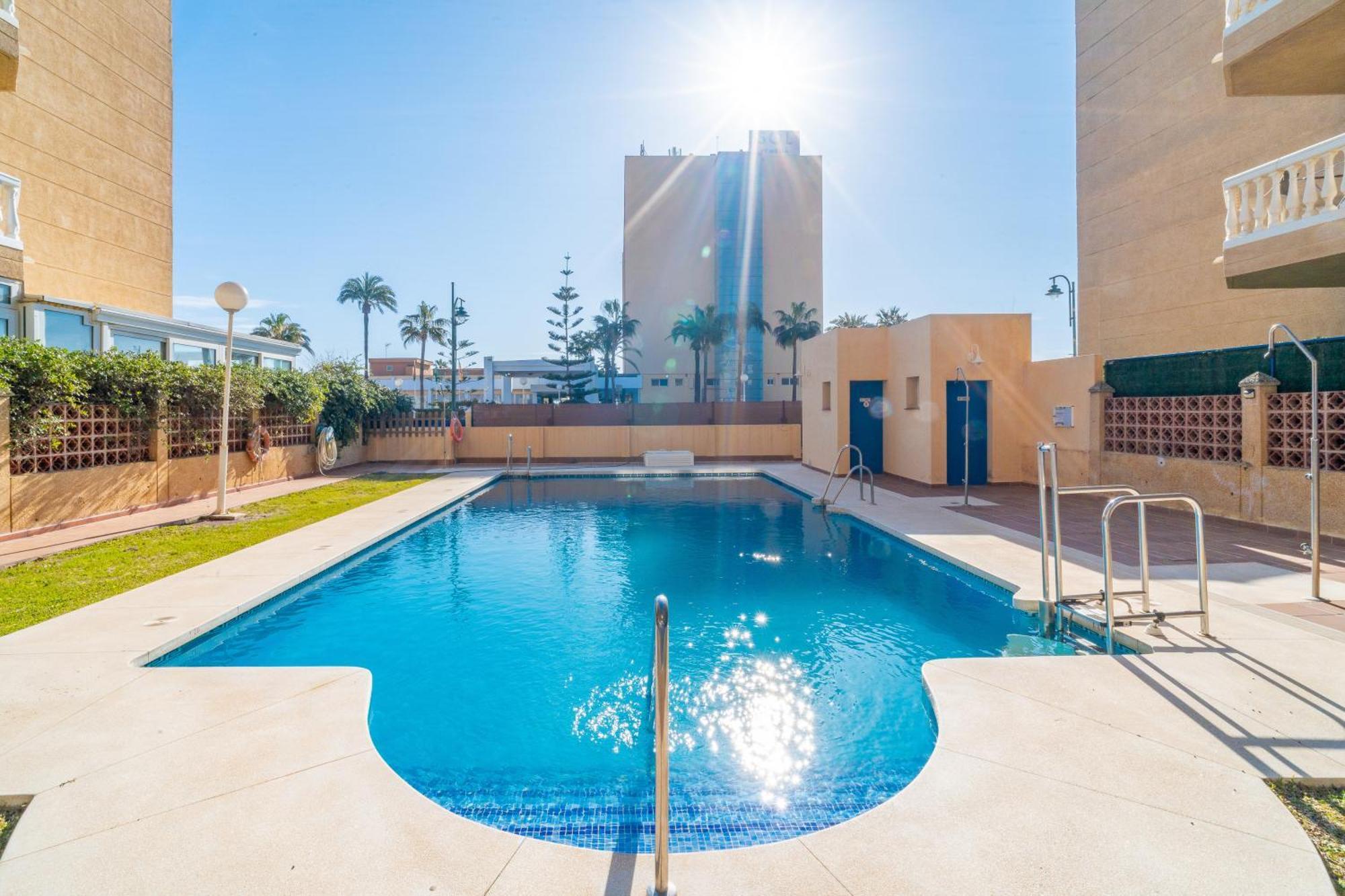 Casa Playa Guadalmar, Beautiful Apartment In Front Of The Sea, Wifi, Ac, Smart Tv, Private Parking Málaga Exterior foto