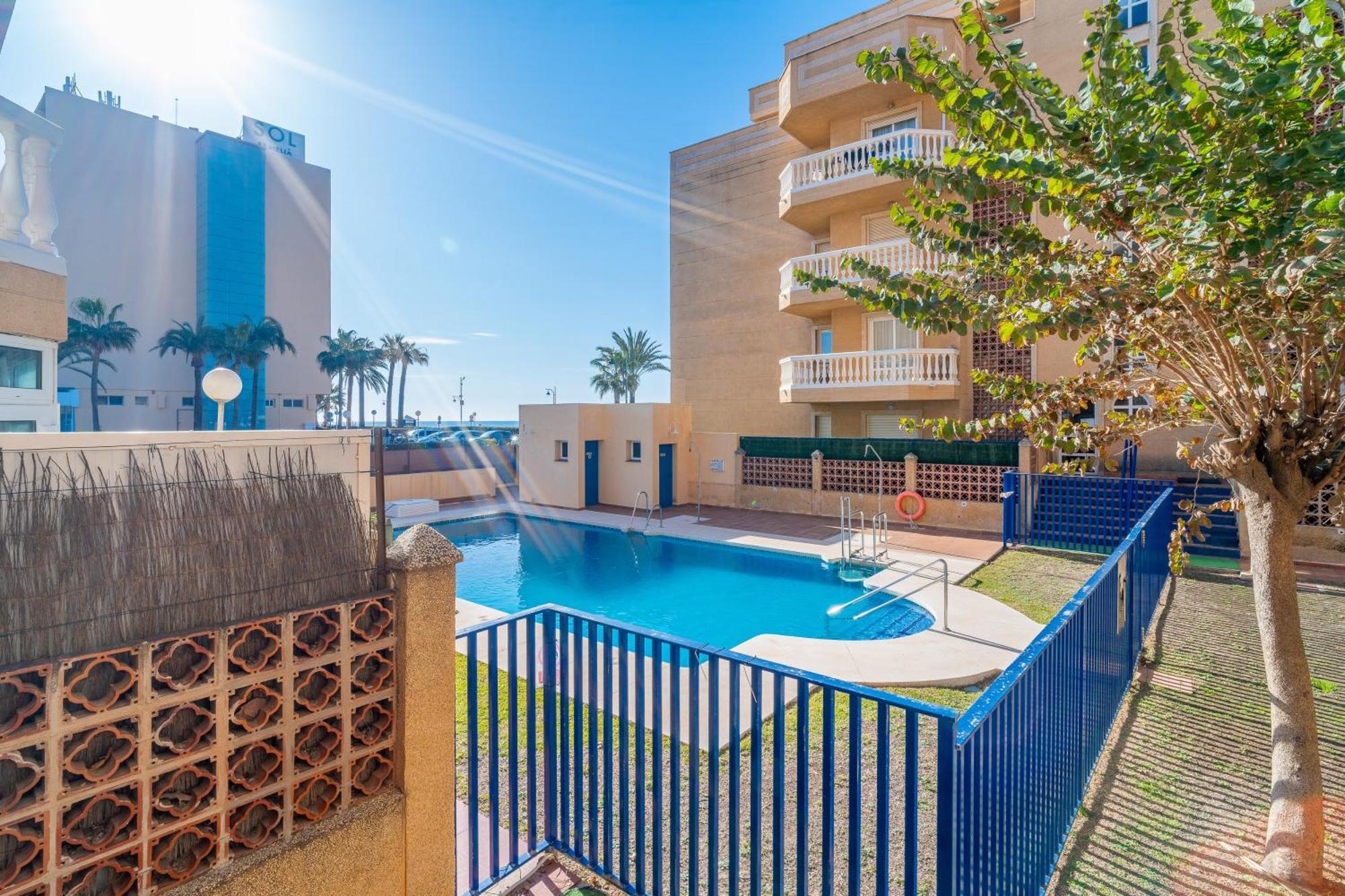 Casa Playa Guadalmar, Beautiful Apartment In Front Of The Sea, Wifi, Ac, Smart Tv, Private Parking Málaga Exterior foto