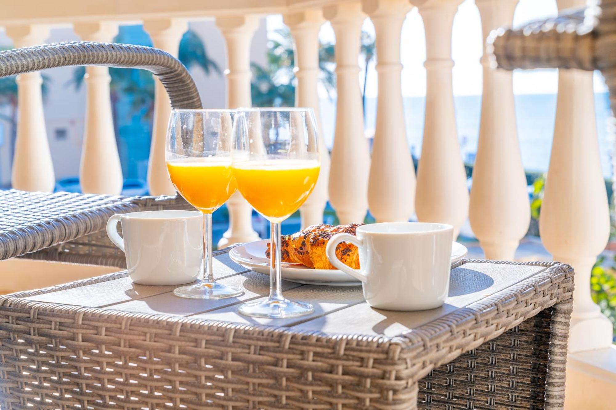 Casa Playa Guadalmar, Beautiful Apartment In Front Of The Sea, Wifi, Ac, Smart Tv, Private Parking Málaga Exterior foto