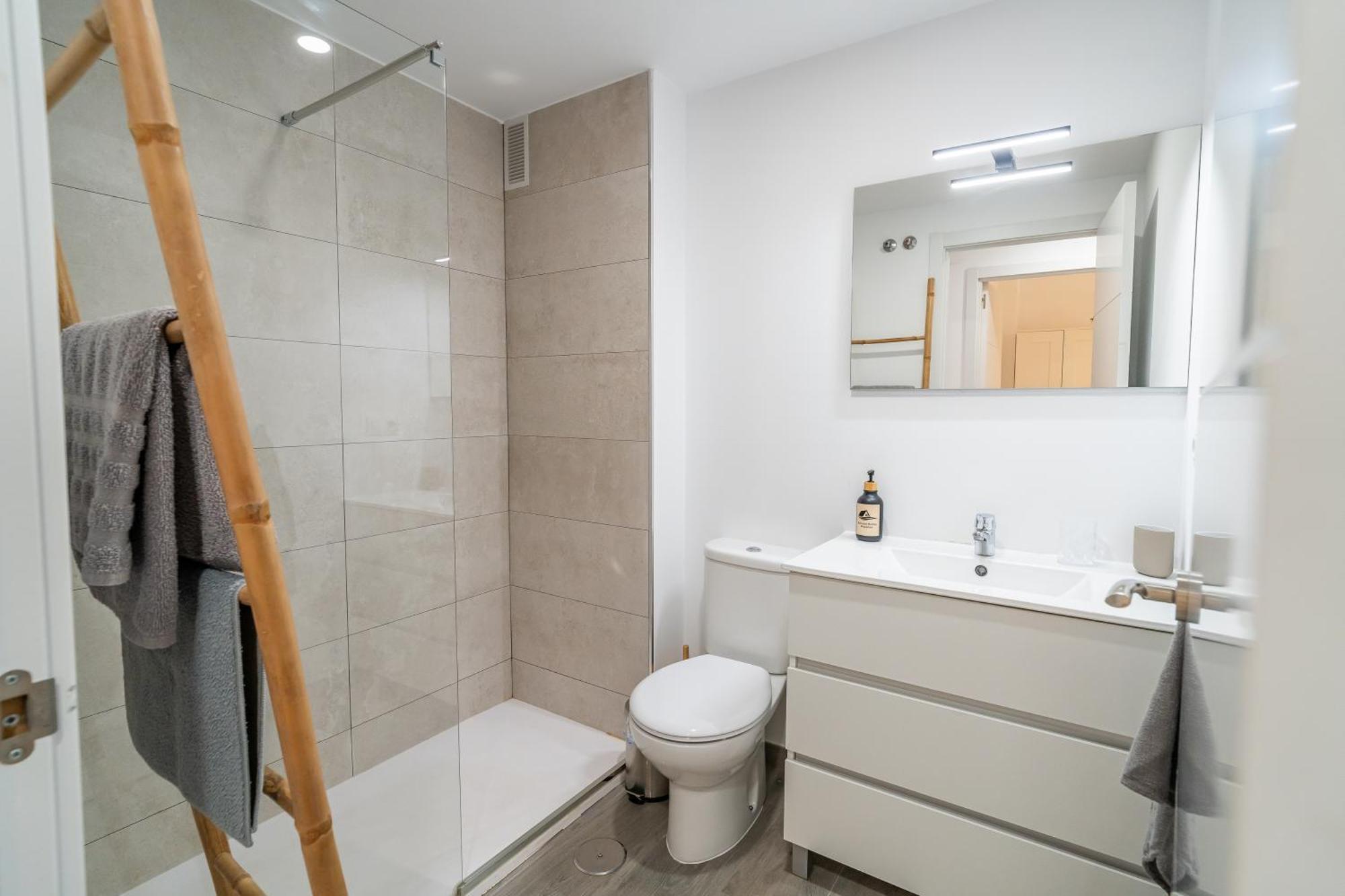 Casa Playa Guadalmar, Beautiful Apartment In Front Of The Sea, Wifi, Ac, Smart Tv, Private Parking Málaga Exterior foto