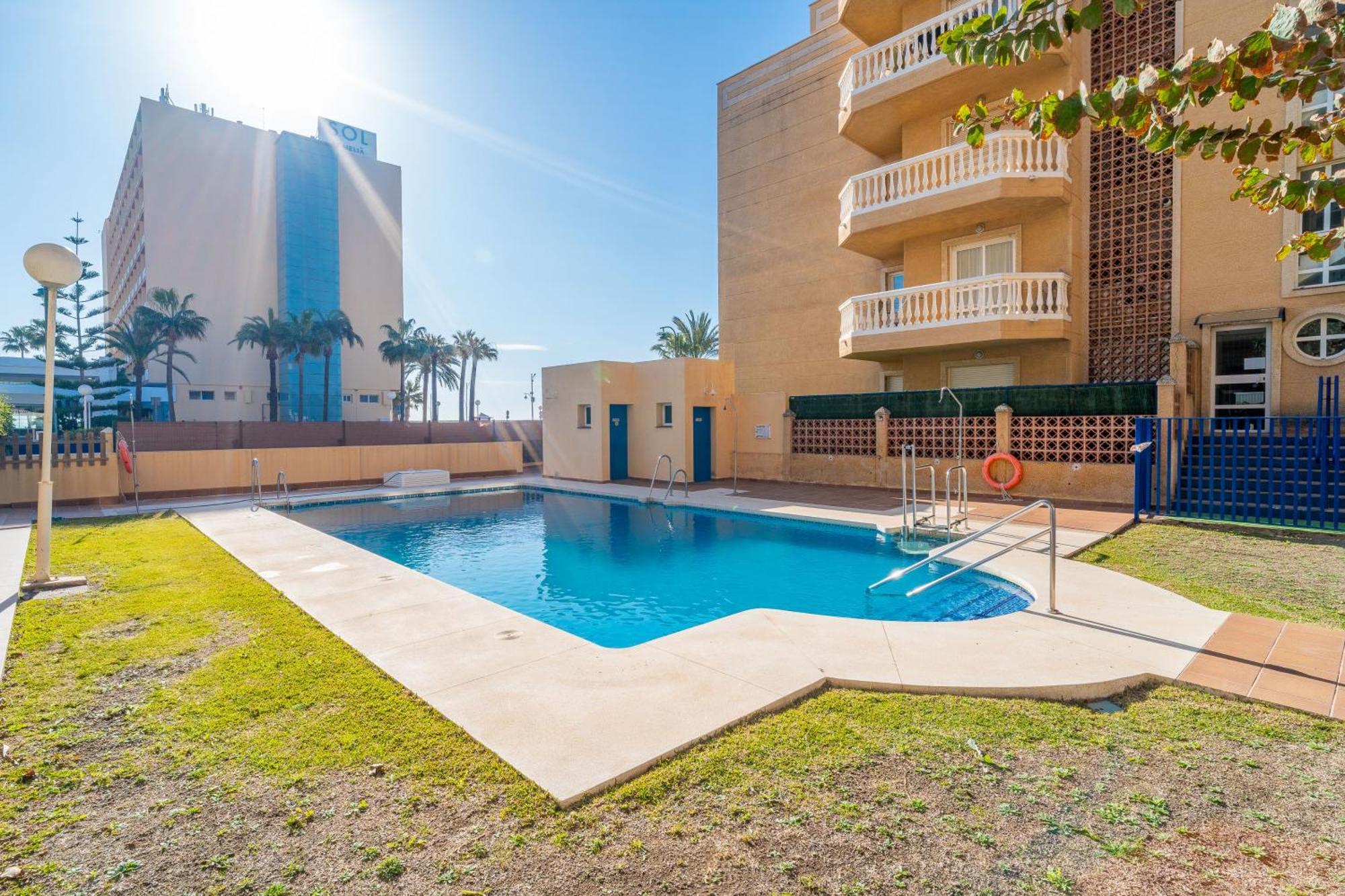 Casa Playa Guadalmar, Beautiful Apartment In Front Of The Sea, Wifi, Ac, Smart Tv, Private Parking Málaga Exterior foto